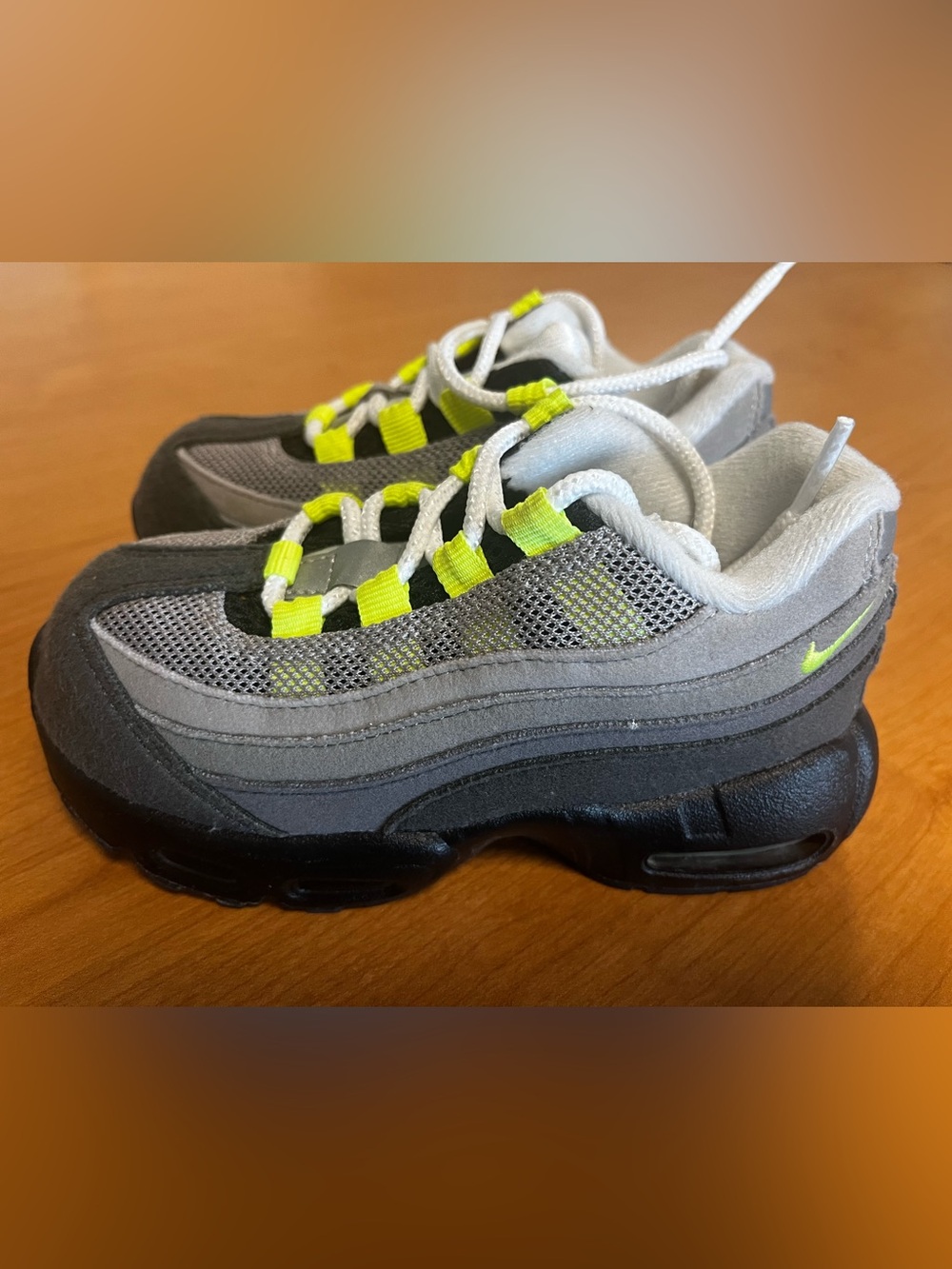 Nike Air Max 95 Neon Volt Toddler 10C Gray Black Sneakers 905462-050 EUC